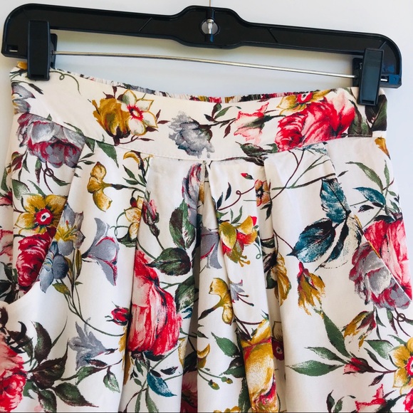 Bluette Floral High Rise Flouncy Shorts Size S - Picture 3 of 7